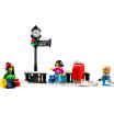 La grande rue décorée pour les fêtes - LEGO